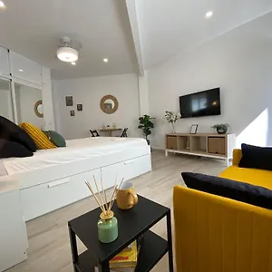  Apartamento Estudio Con Piscina Y Parking, Playa A 4 Min A Pie, Tren A 2 Min España